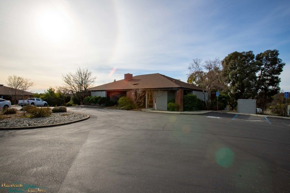 Medical Office Building - Clairmont Doctors Park: 2650 Edith Ave, Redding, CA 96001